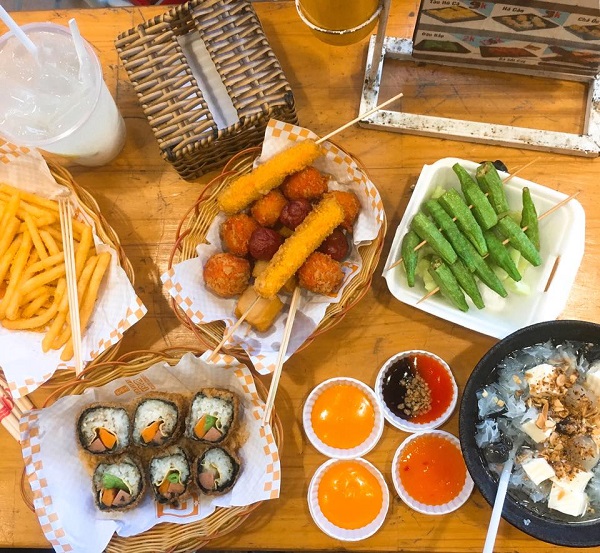 20 Ý Tưởng Trang Trí Quán Ăn Vặt Vỉa Hè Hút Khách 7 Kinh nghiệm mở quán ăn vặt vốn ít, lời khủng - BIGBUY